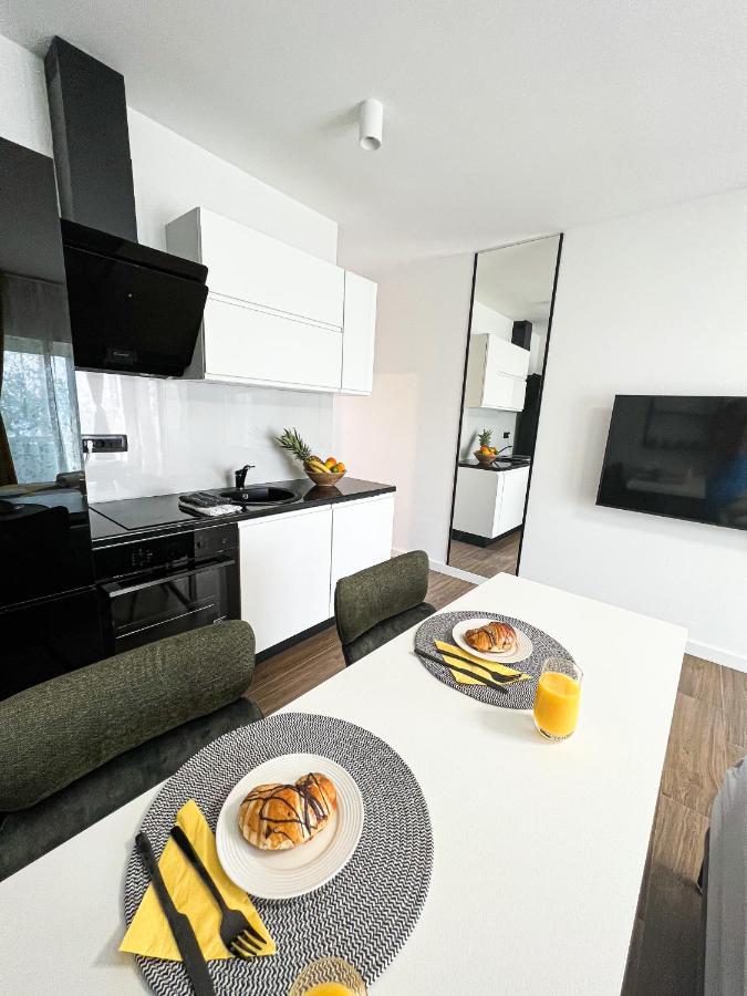 San-Studio Apartment Dugi Rat Exterior foto